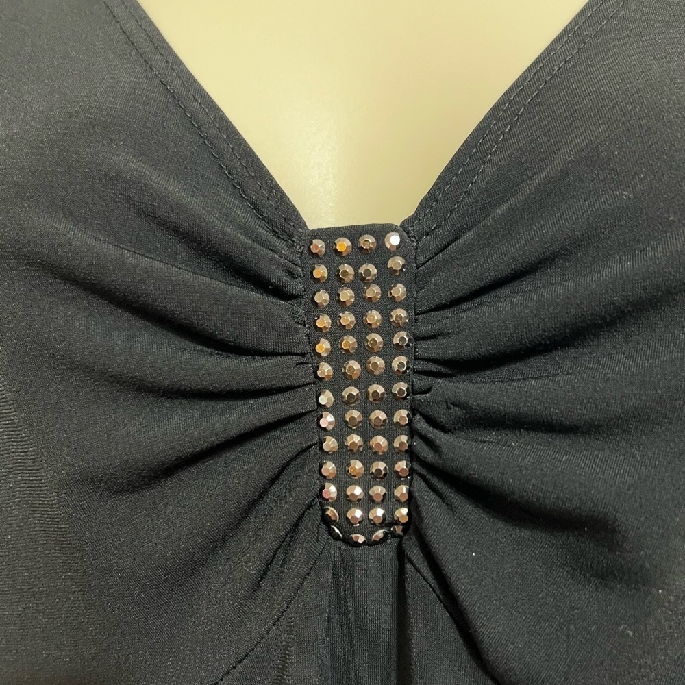 JKLA California Black Knit Top with Rhinestone Studded gathered V Neck Size L - Picture 4 of 6